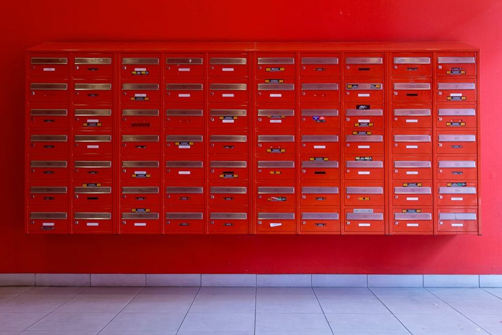 Jan van der Wolf באתר PEXELS mailboxes intercom design